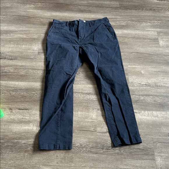 Flint and Tinder Athletic Tapered Pant in Navy - Picture 5 of 7